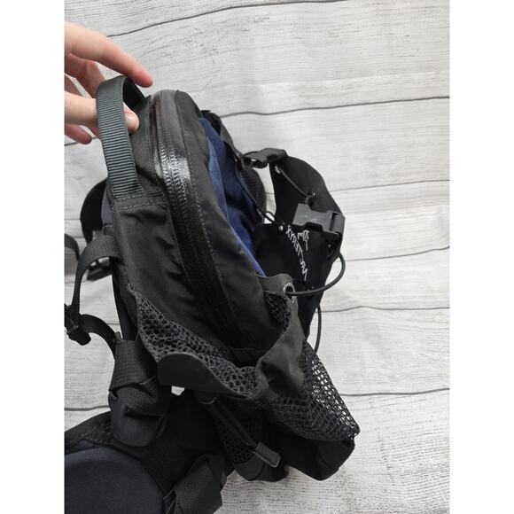 Arcteryx Q10 Lumbar Waist Pack Bag Outdoor Hiking Camp Climbing Travel Blue - Picture 8 of 11